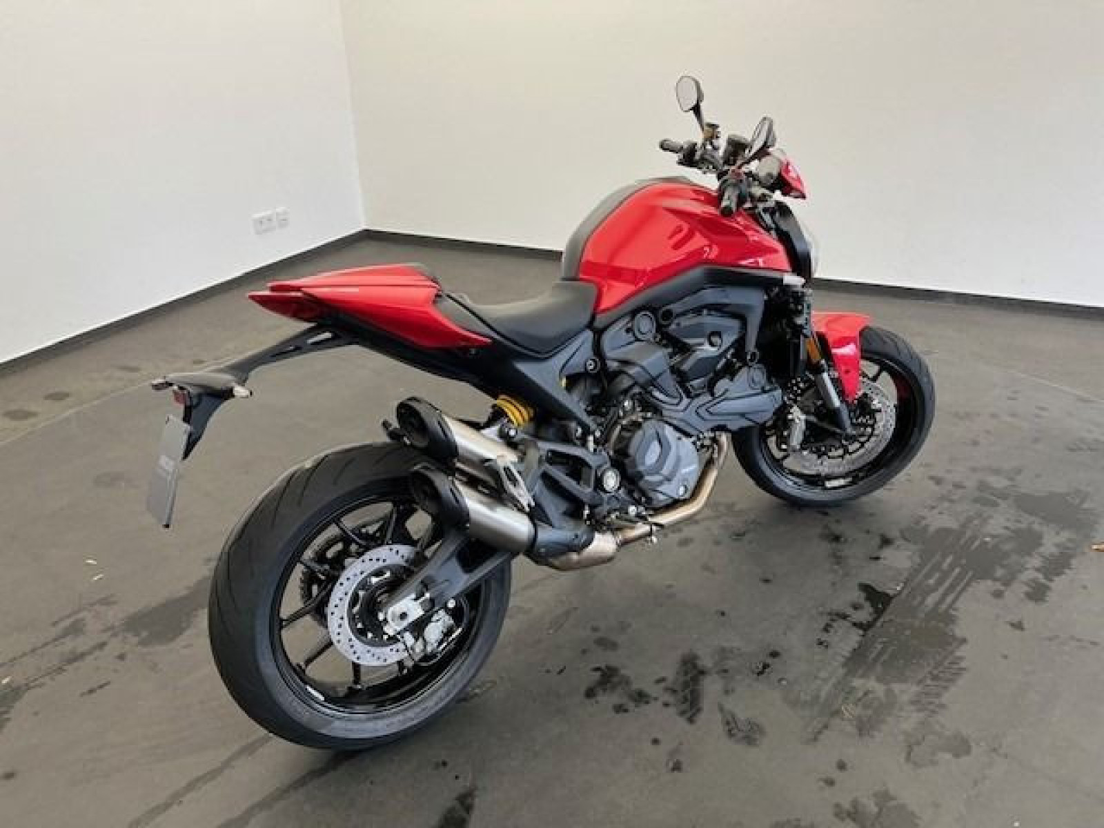 Ducati - Monster +_3