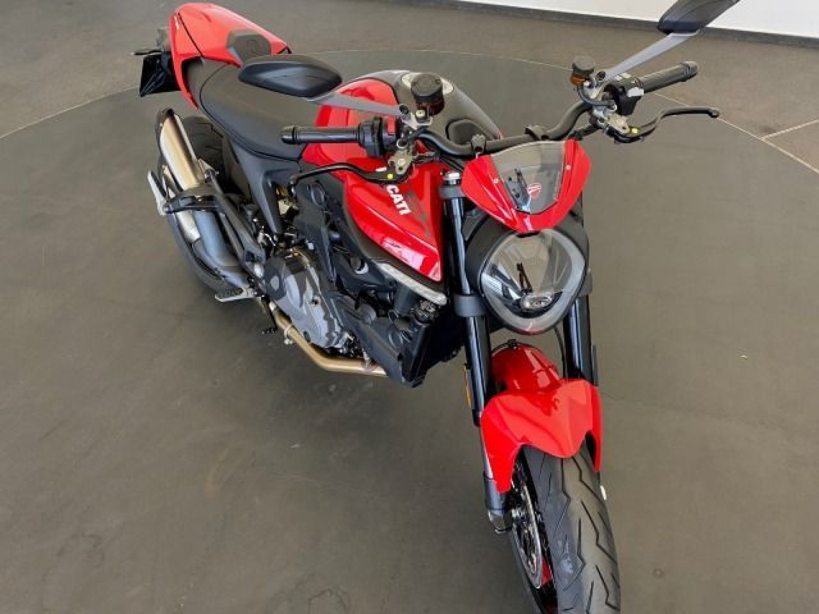 Ducati - Monster +_5